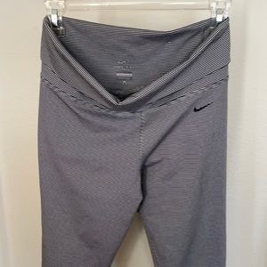 Nike workout cropped pants